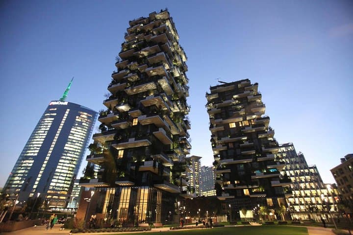 Milan Skyscrapers Guided Tour: Porta Nuova, Unicredit tower & Vertical Forest