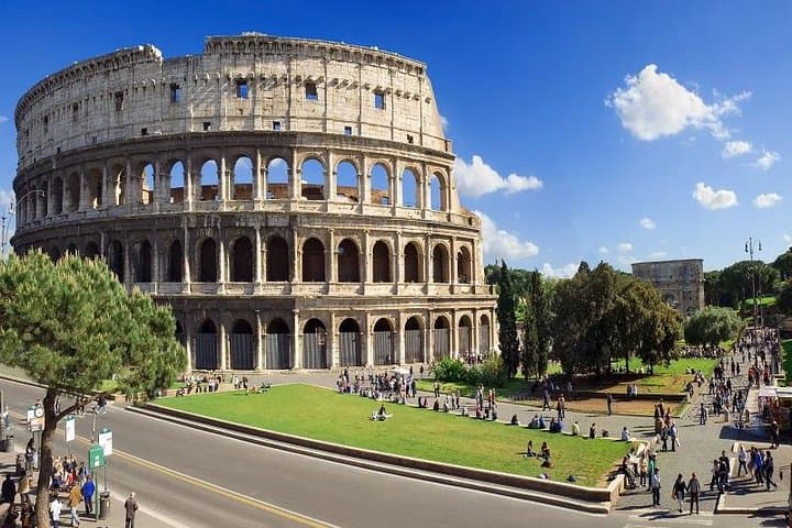 Half-Day Private Rome Tour Civitavecchia Port to Airport