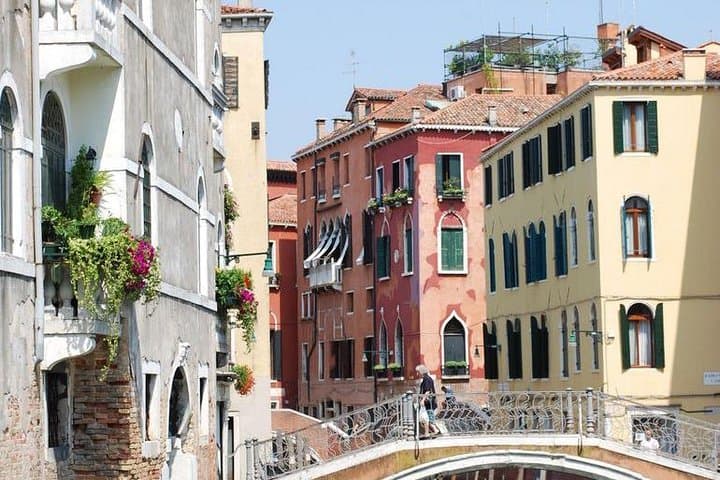 Venice Walking Tour and Gondola Ride