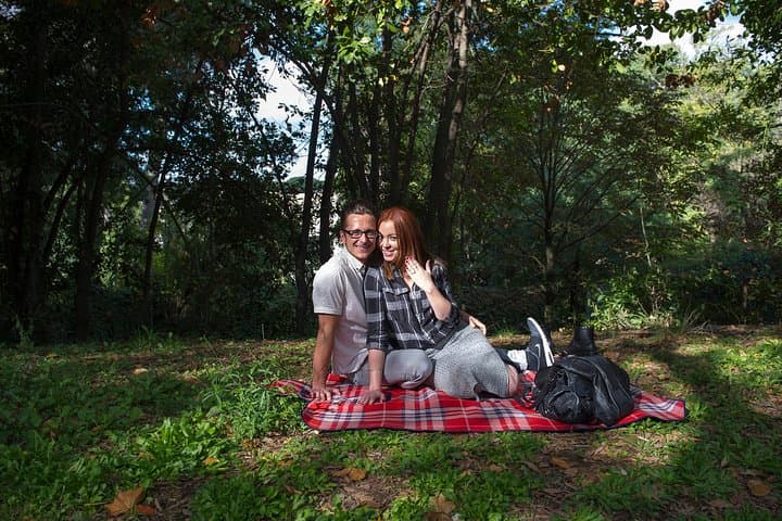 A romantic picnic in Villa Borghese