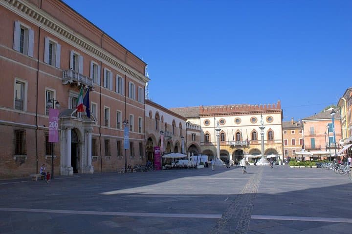 Enjoy a full immersion guided tour of Ravenna!