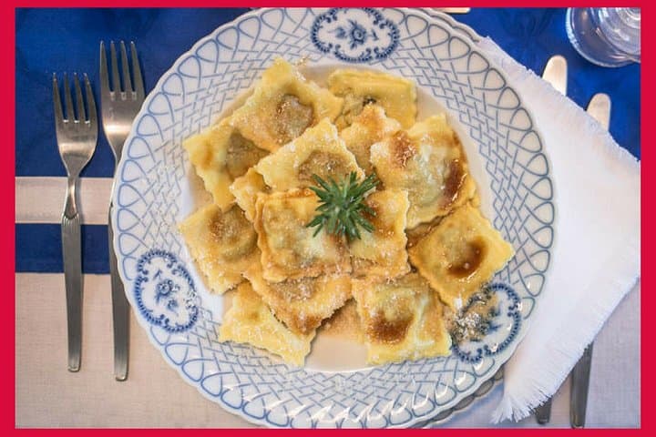 Cesarine: Typical Dining & Cooking Demo at Local's Home in Turin