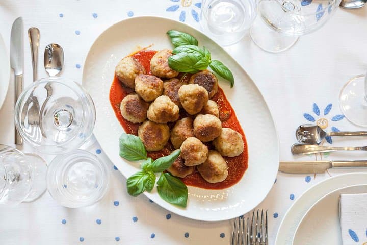 Dining experience at a local's home in Civitavecchia with show cooking