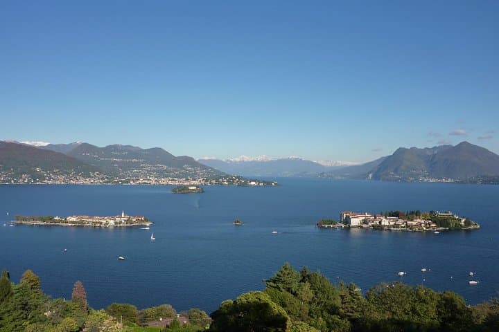 Stresa: Isola Pescatori and Isola Bella Hop-on Hop-off boat tour