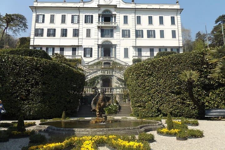 villa on lake como
