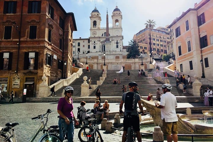 Sunrise in Rome: Small Group E-Bike tour with Italian Breakfast