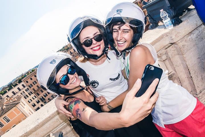 Vespa Sidecar Tour in Rome with Cappuccino