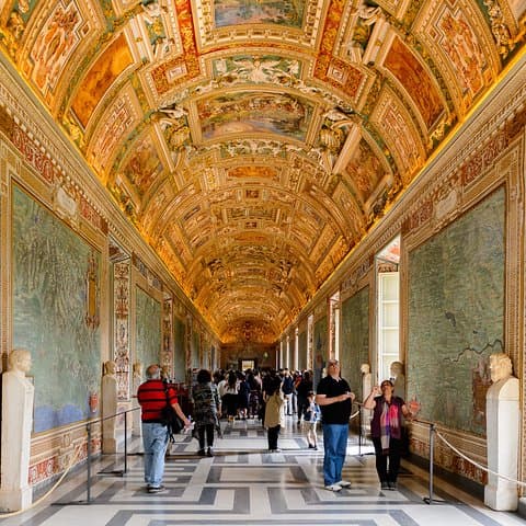 Fast Track Skip-the-Line: Vatican, Sistine Chapel Tour and St. Peter's Basilica