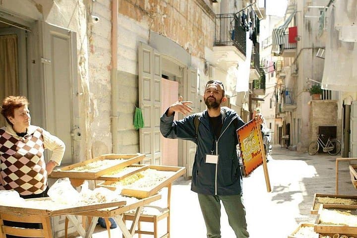 Bari Vecchia Group Tour in Italian
