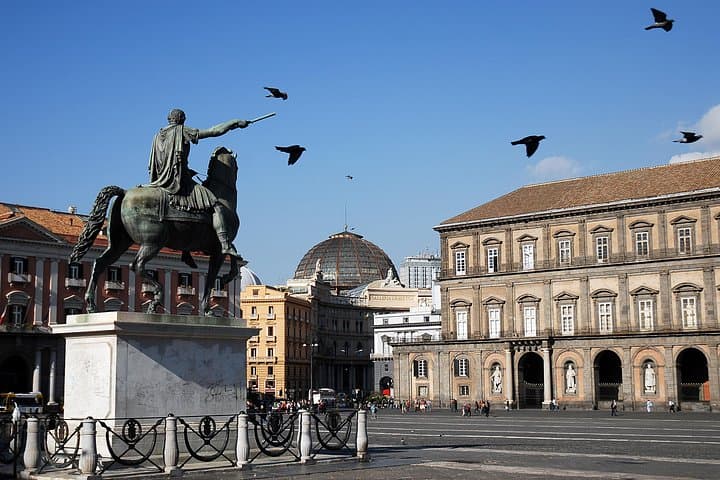 Naples City Tour – Historic Center Walk & Panoramic Drive