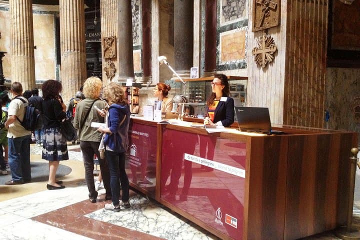 Audio guide Desk inside Pantheon