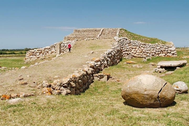 Cagliari: Castelsardo and the Sardinian Pyramide