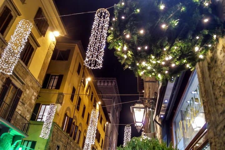 Christmas Lights Private Photo Tour in Florence