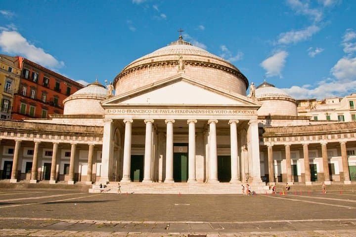 Piazza Plebiscito, Naples