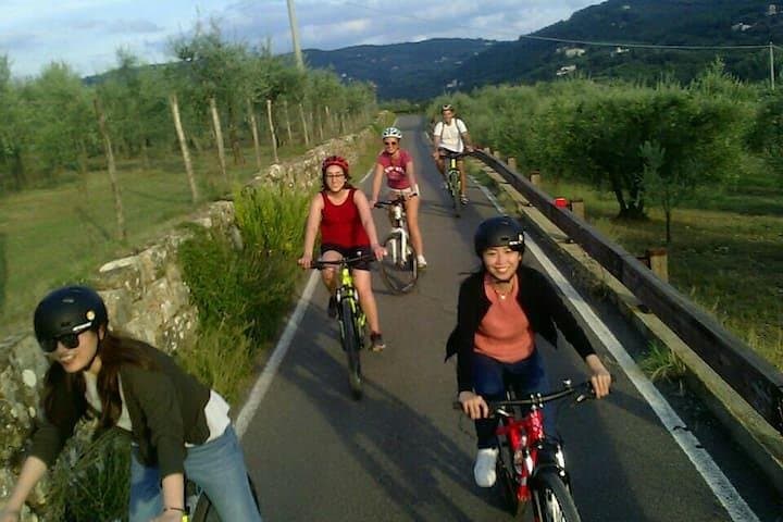 Escape Florence Crowds Local Tuscany Life E-Bike Max 4 Only