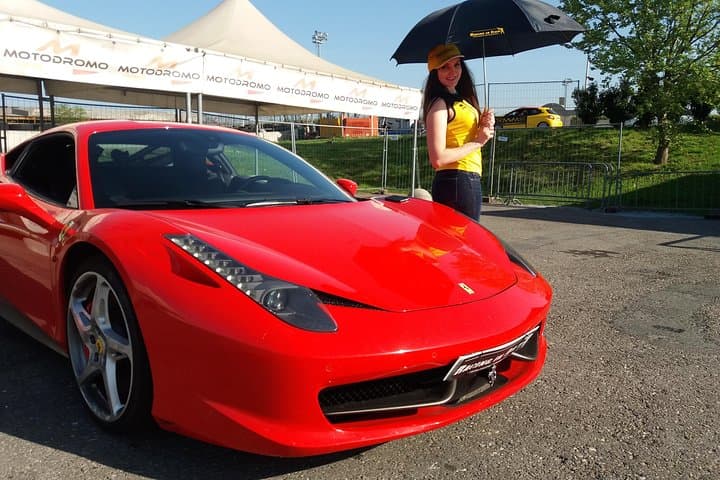 Ferrari 458 test drive in Milan