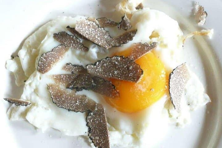 Eggs with truffle