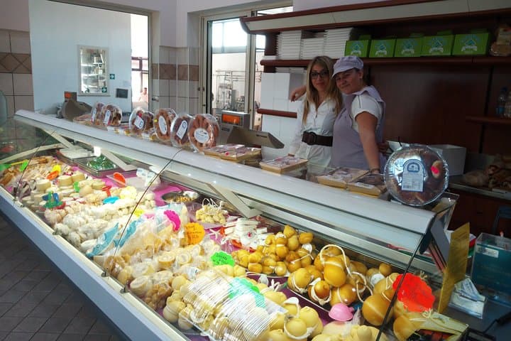 ItalyBestExcursions Pompeii and Herculaneum Skip-The-Line with Lunch&WineTasting from Rome