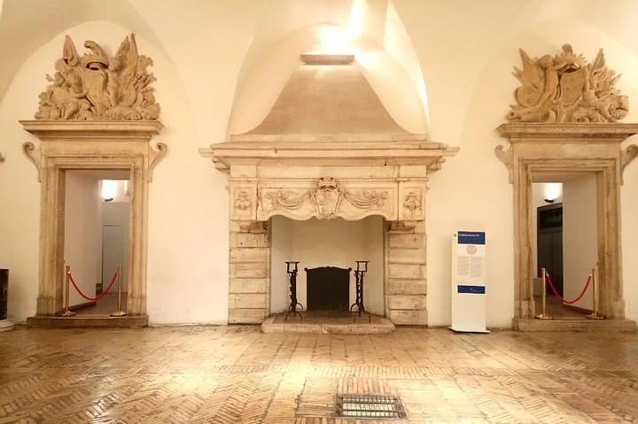 Skip-the-line Castle Sant'Angelo Museum & Bridge private Guided Tour in Rome