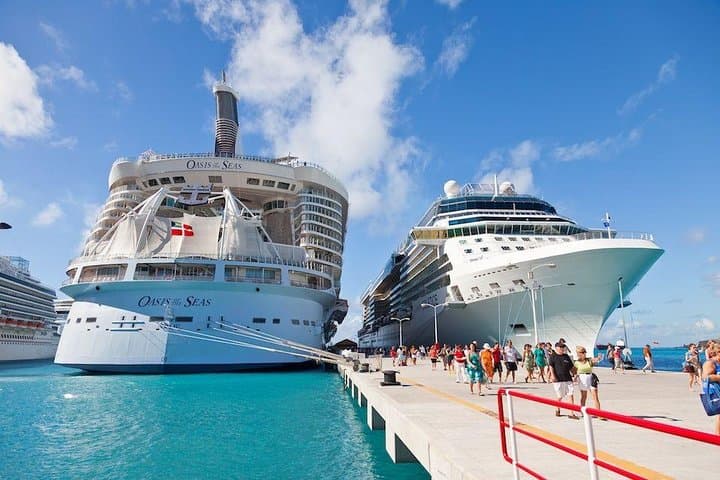 Private Transfer Rome to Civitavecchia Cruise Port: Luxury Car