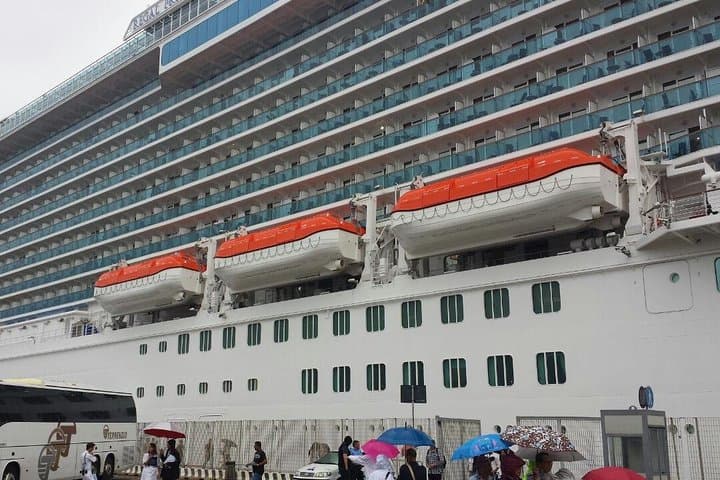 Private Transfer Rome to Civitavecchia Cruise Port: Luxury Car