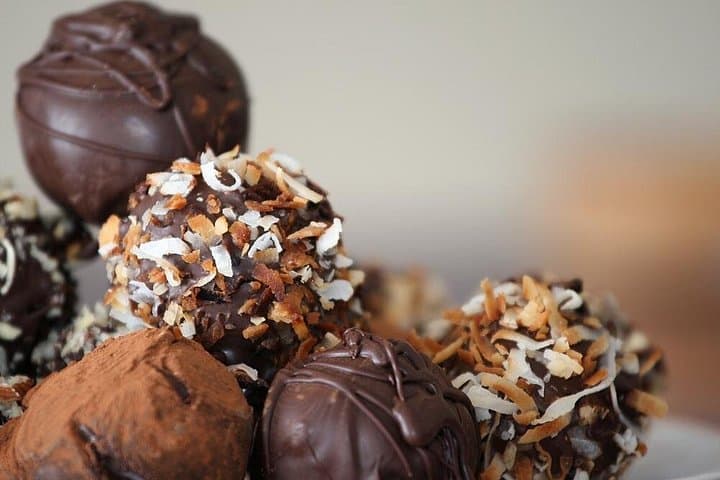 Turin Sweet & Chocolate Walking Food Tour by Do Eat Better