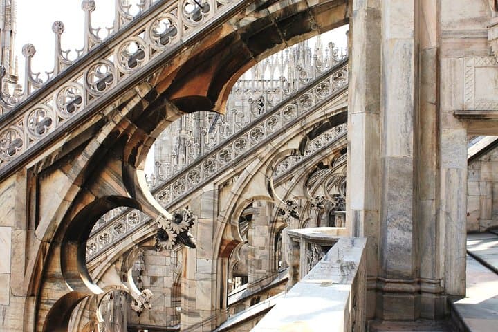 Skip the Line: Express Milan Duomo and Rooftop Private Tour
