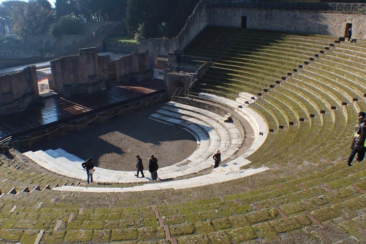 Skip-the-Line Pompeii Archaeological Site with Private Guide
