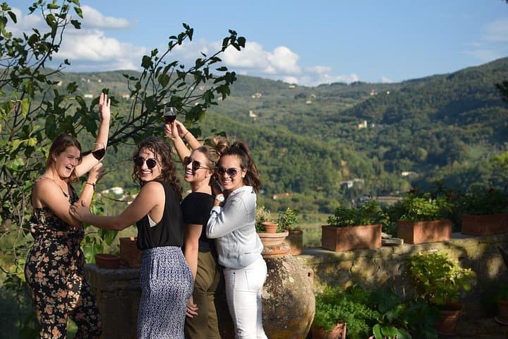 Private Self-Guided E-Bike Ride in Tuscany with Vineyard Visit