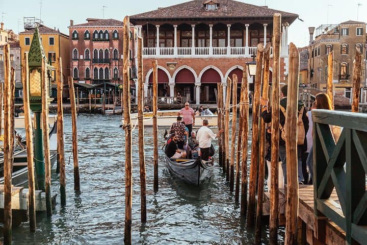 Explore Venice with your family through its beautiful highlights & landmarks