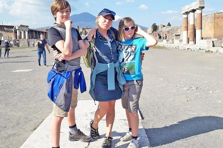 Kids in Pompeii
