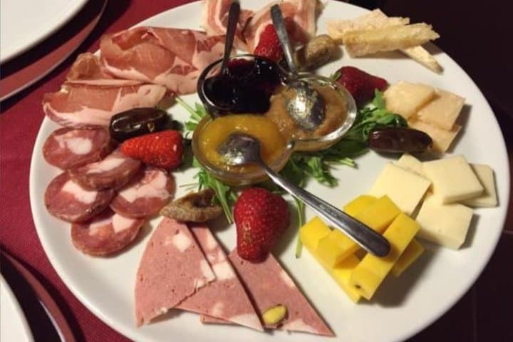 Food and Wine Tasting in Savoca - organic food only