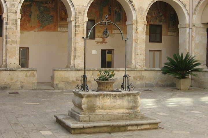 Galatina Private Tour: Amazing frescoes Giottesque in Puglia