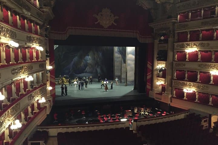 Small-Group La Scala Museum Tour in Milan
