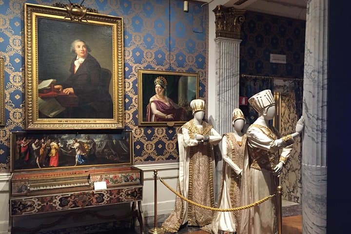 Small-Group La Scala Museum Tour in Milan