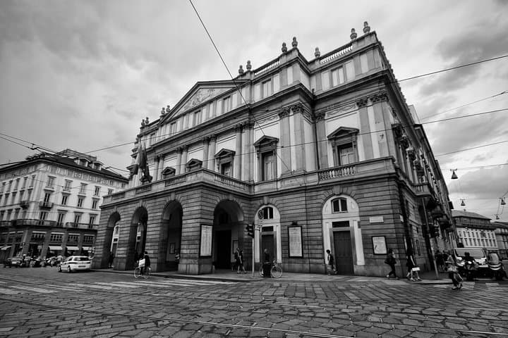 Small-Group La Scala Museum Tour in Milan