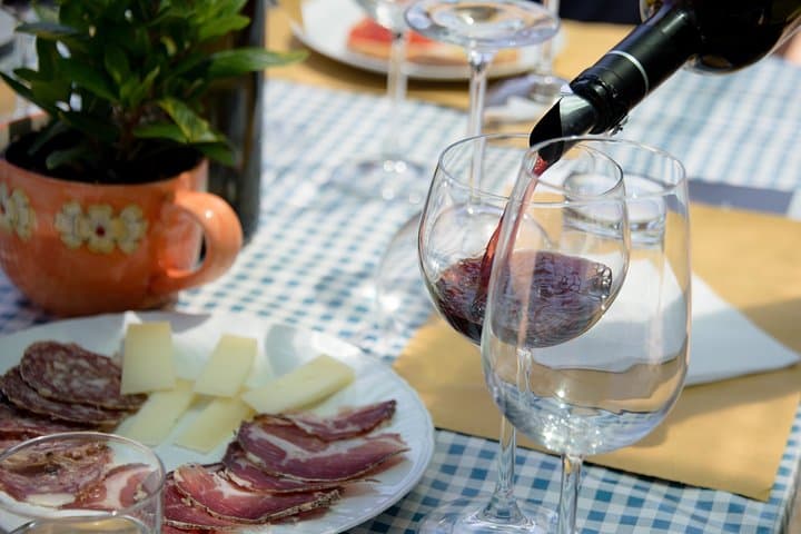 Wines and Typical Products Tasting