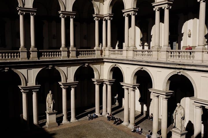 Brera District Walking Tour and Pinacoteca di Brera