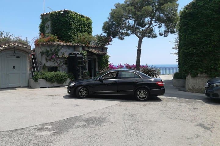 Private Transfer: Sorrento to Naples Hotel, Airport,Train Station