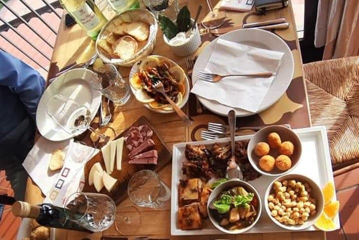 Food and wine tasting at Etna winery