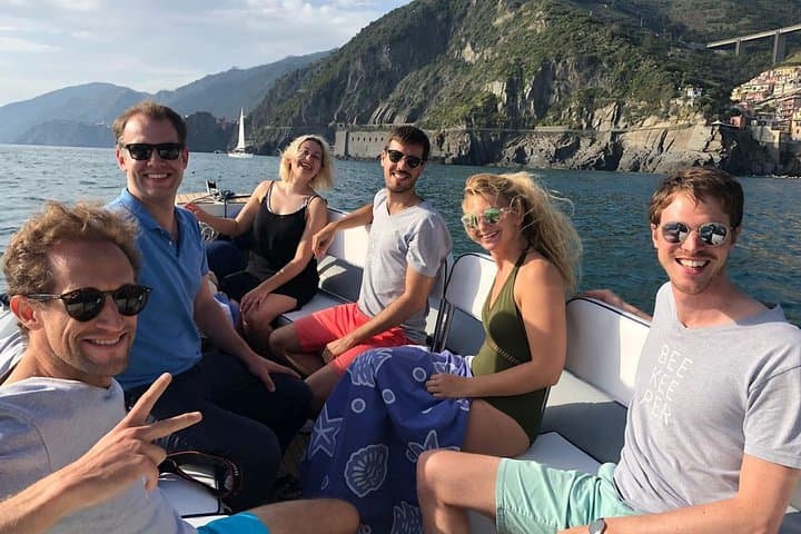 Private Boat Tour Along the Cinque Terre
