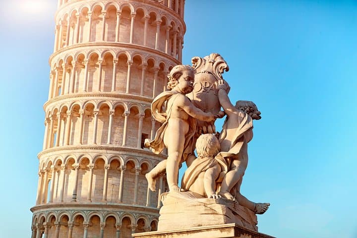 Statue in Miracoli Square