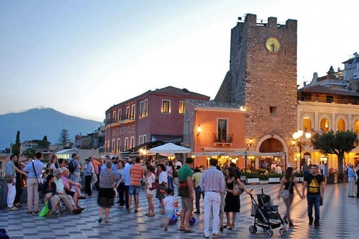 Private Taormina Sunset walking Tour with Aperitif