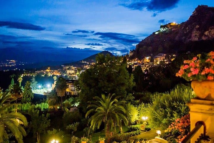 Private Taormina Sunset walking Tour with Aperitif