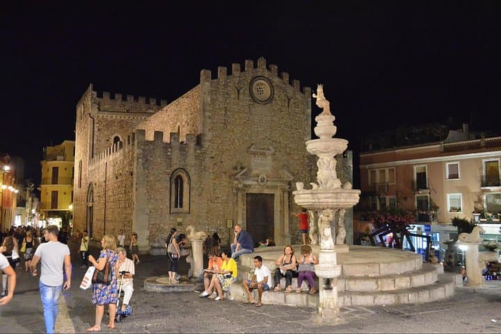 Private Taormina Sunset walking Tour with Aperitif