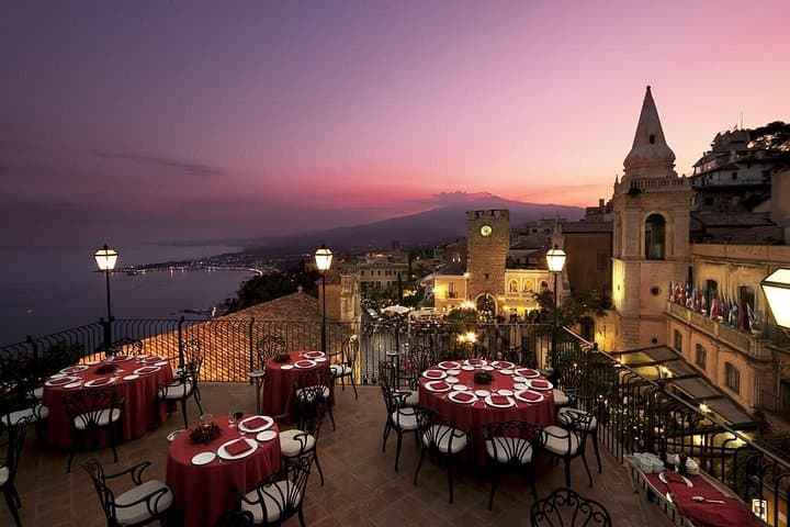 Private Taormina Sunset walking Tour with Aperitif