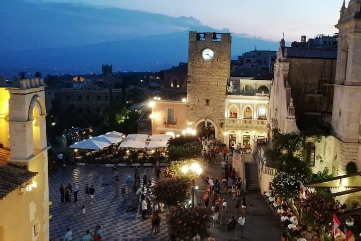 Private Taormina Sunset walking Tour with Aperitif