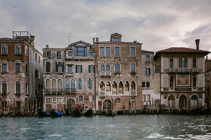 Grand Canal Boat Private Tour: Murano and Burano