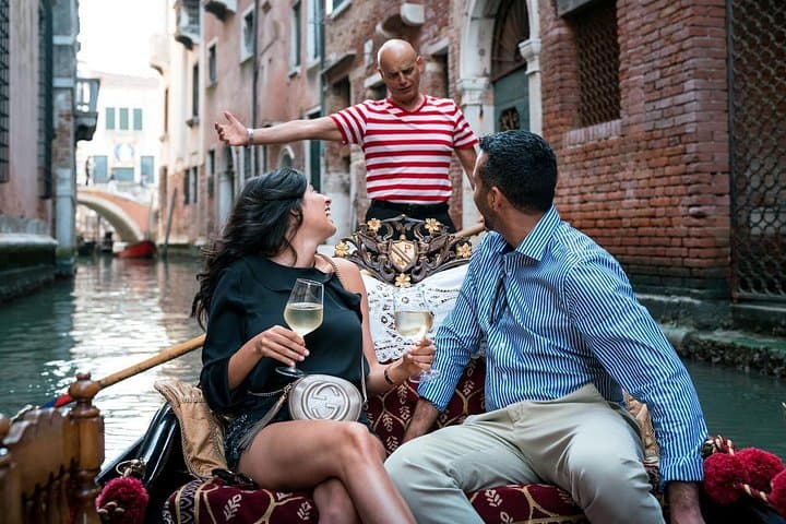 Gondola Ride with violinist and champagne