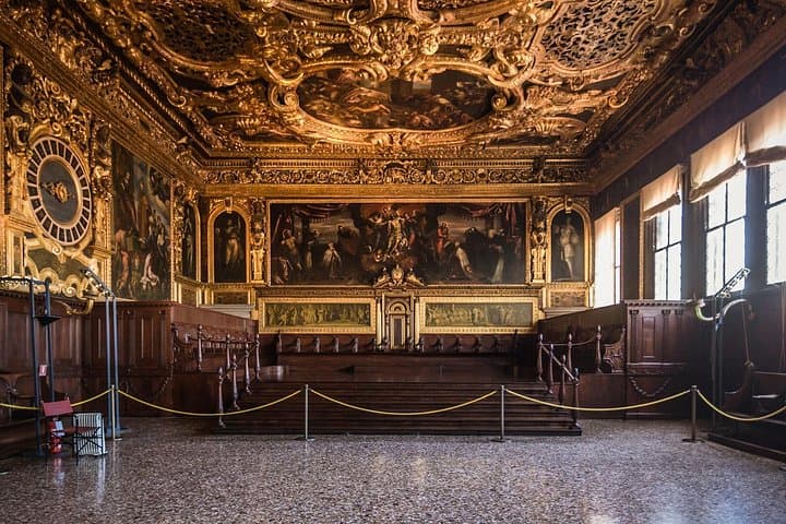 Doge's Palace, St. Mark's Basilica guided tour & Gondola ride